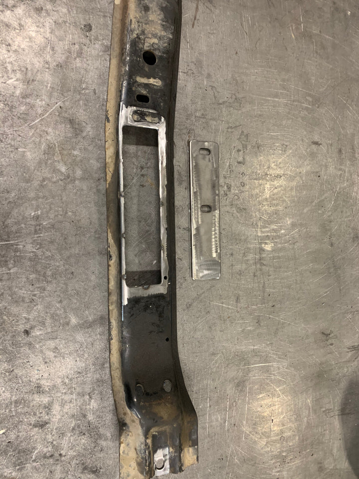 Transmission Mount Bracket: 47RH to E4OD