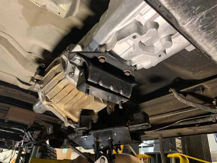 Transmission Mount Bracket: 47RH to E4OD